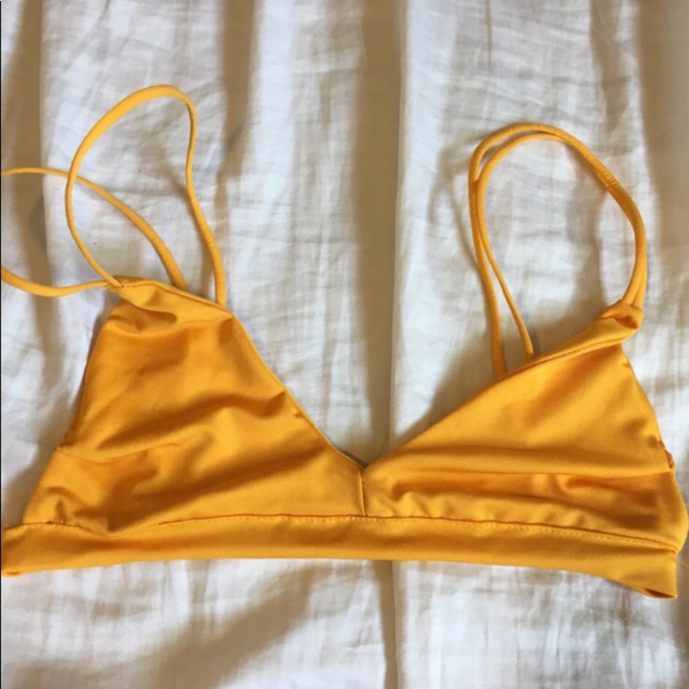 🌟 Yellow Bikini Top 🌟